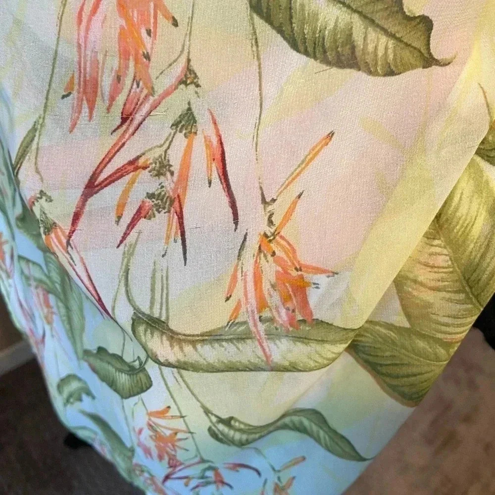 BCBG flowey top. Vacation summer tropical beach sexy​ - Picture 7 of 9